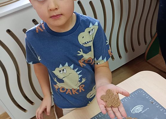 Grafika 12: Przygotowania do świąt