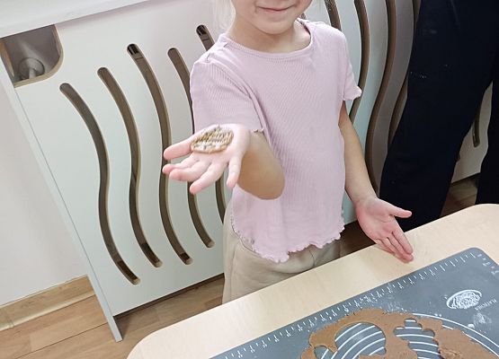 Grafika 25: Przygotowania do świąt