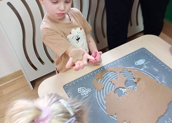 Grafika 27: Przygotowania do świąt