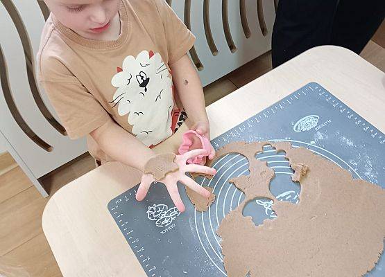 Grafika 28: Przygotowania do świąt