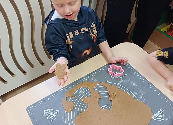 Grafika 30: Przygotowania do świąt