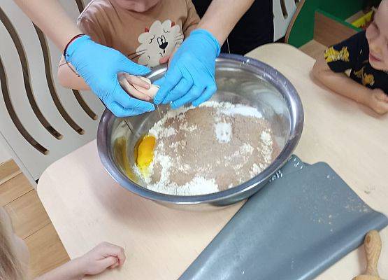 Grafika 45: Przygotowania do świąt