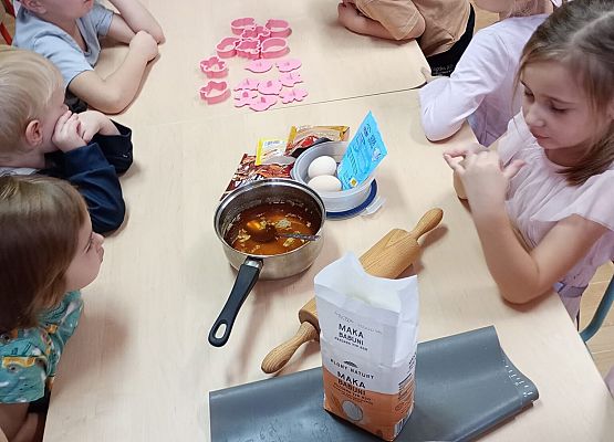 Grafika 50: Przygotowania do świąt