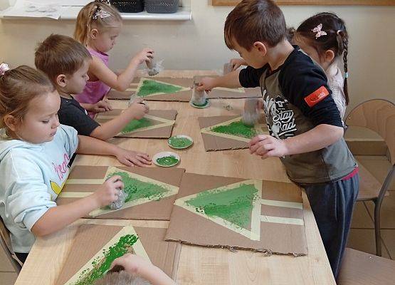 Grafika 6: Przygotowania do Świąt Bożego Narodzenia