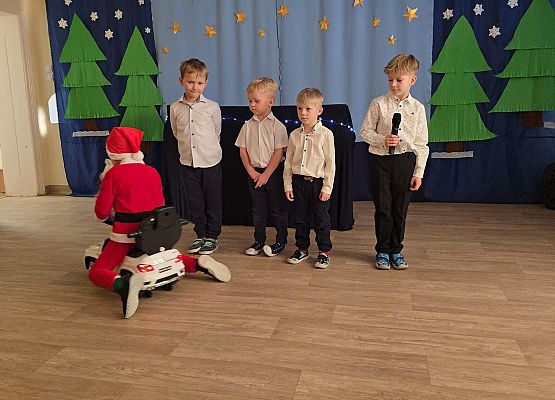 Grafika 8: NIESPODZIANKA DLA RODZICÓW