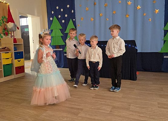 Grafika 4: NIESPODZIANKA DLA RODZICÓW