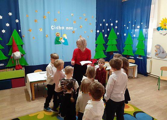 Grafika 3: DZIELIMY SIĘ OPŁATKIEM