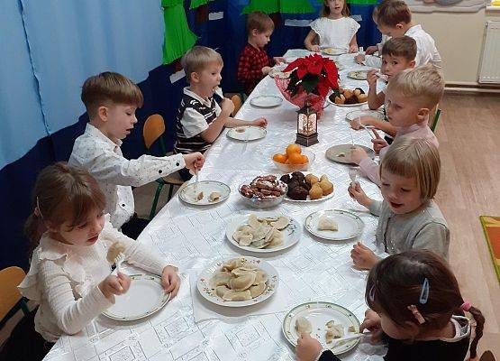 Grafika 12: DZIELIMY SIĘ OPŁATKIEM