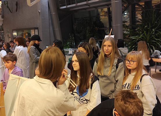 Grafika 2: Noc Biologów