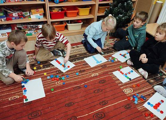 Grafika 1: Uczymy się