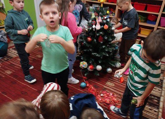 Grafika 3: Ubieramy choinkę