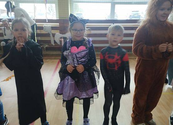 Grafika 13: Bal karnawałowy