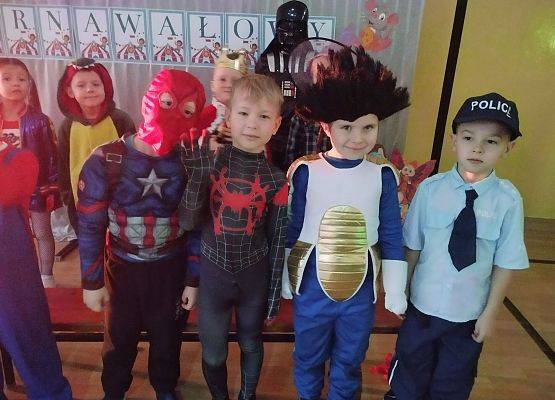 Grafika 4: Bal karnawałowy