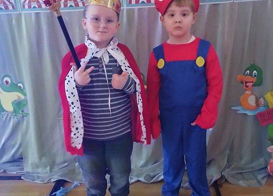 Grafika 5: Bal karnawałowy