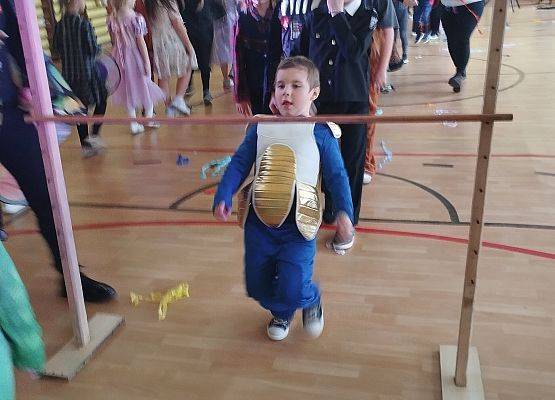 Grafika 18: Bal karnawałowy