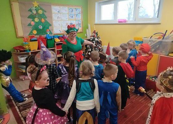 Grafika 20: Bal karnawałowy