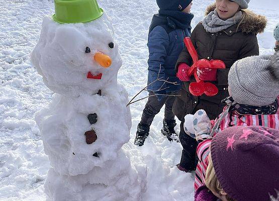 Grafika 14: ZABAWY NA ŚNIEGU