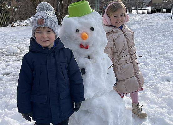 Grafika 15: ZABAWY NA ŚNIEGU