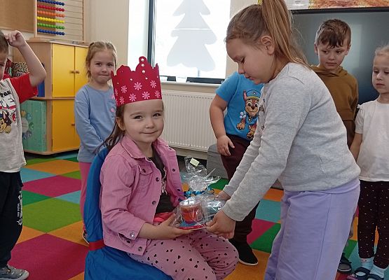 Grafika 5: URODZINKI POLI