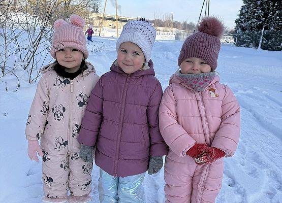 Grafika 8: JAK ZIMA - TO ZABAWY NA ŚNIEGU