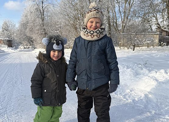 Grafika 15: JAK ZIMA - TO ZABAWY NA ŚNIEGU