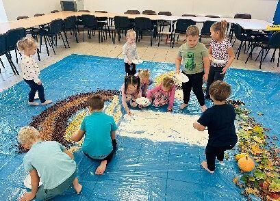 Grafika 2: ZAJĘCIA SENSORYCZNE