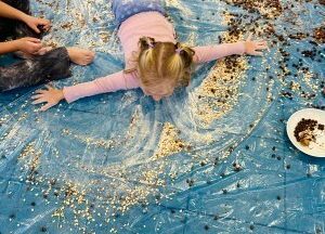 Grafika 10: ZAJĘCIA SENSORYCZNE