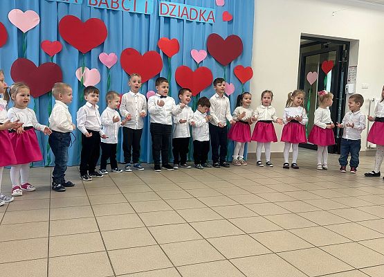 Grafika 1: NASZYM KOCHANYM BABCIOM I DZIADKOM