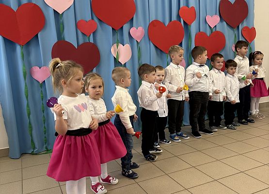 Grafika 13: NASZYM KOCHANYM BABCIOM I DZIADKOM