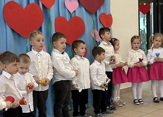 Grafika 16: NASZYM KOCHANYM BABCIOM I DZIADKOM