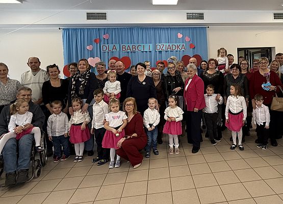 Grafika 39: NASZYM KOCHANYM BABCIOM I DZIADKOM