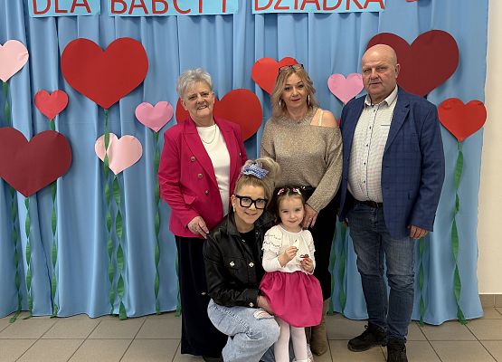 Grafika 42: NASZYM KOCHANYM BABCIOM I DZIADKOM