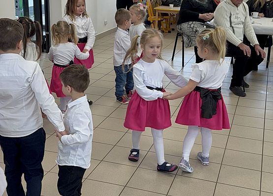 Grafika 43: NASZYM KOCHANYM BABCIOM I DZIADKOM