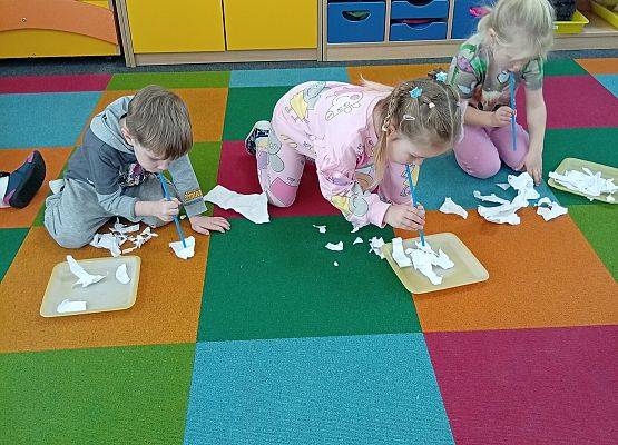 Grafika 21: W NASZYM PRZEDSZKOLU ZAWSZE JEST WESOŁE