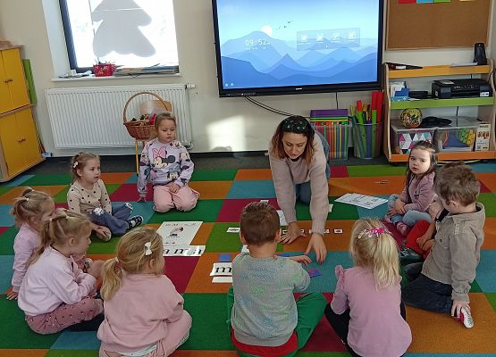 Grafika 2: W NASZYM PRZEDSZKOLU ZAWSZE JEST WESOŁE