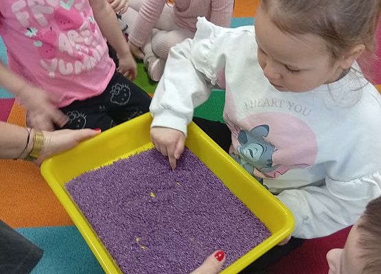 Grafika 12: W NASZYM PRZEDSZKOLU ZAWSZE JEST WESOŁE