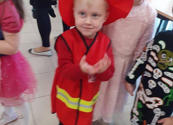 Grafika 15: Bal karnawałowy w Janowicach