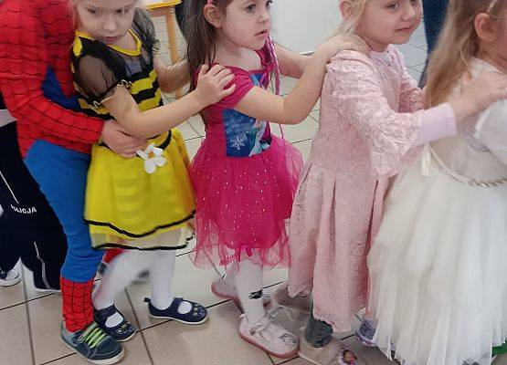 Grafika 38: Bal karnawałowy w Janowicach