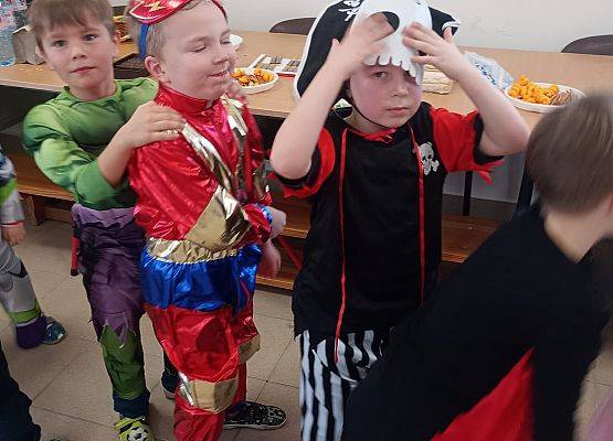 Grafika 48: Bal karnawałowy w Janowicach