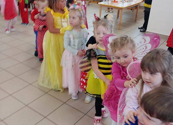 Grafika 49: Bal karnawałowy w Janowicach