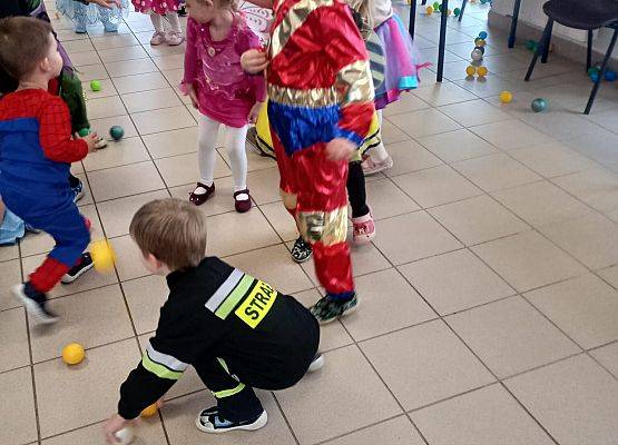 Grafika 53: Bal karnawałowy w Janowicach