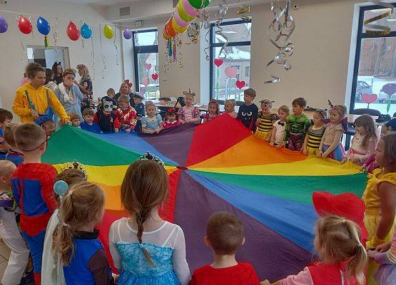 Grafika 59: Bal karnawałowy w Janowicach