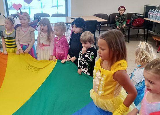 Grafika 60: Bal karnawałowy w Janowicach