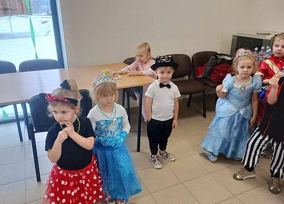 Grafika 63: Bal karnawałowy w Janowicach