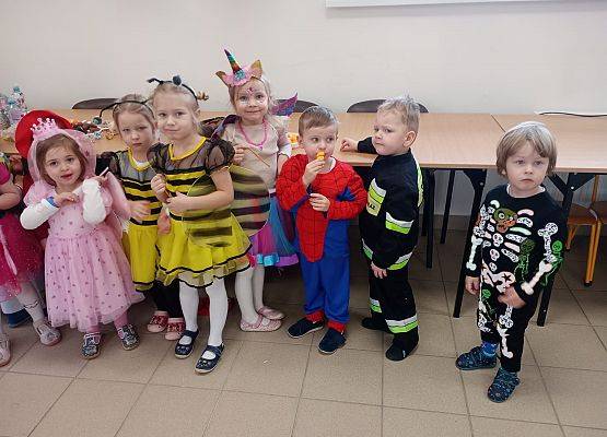 Grafika 65: Bal karnawałowy w Janowicach