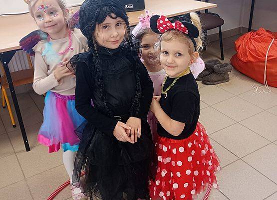 Grafika 71: Bal karnawałowy w Janowicach