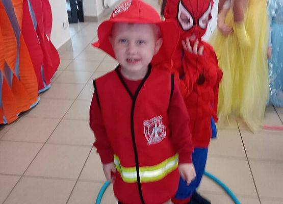 Grafika 72: Bal karnawałowy w Janowicach