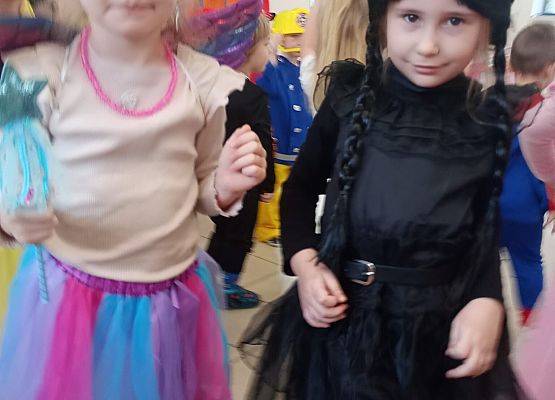 Grafika 81: Bal karnawałowy w Janowicach