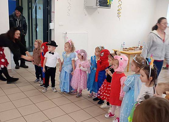 Grafika 17: Bal karnawałowy w Janowicach