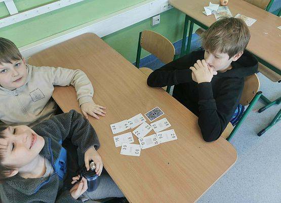 Grafika 4: Nauka przez zabawę – karty Grabowskiego w naszej szkole.